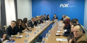 Mblidhet Kryesia e PDK-së (Pamje)
