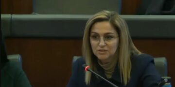 U propozua nga AAK si kandidate e pranueshme për kryeparlamentare, flet për herë të parë Shqipe Selimi