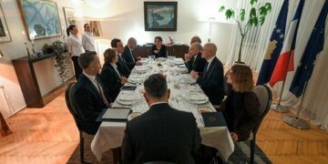 Kurti në darkë me deputetët francezë, folën për dialogun me Serbinë e formimin e qeverisë