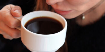 Dieta mund të ndikojë edhe në shëndetin mendor, këto ushqime rrisin ankthin