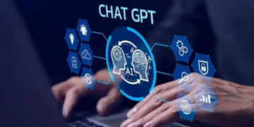 ChatGPT: Çfarë nuk duhet të ndani kurrë me chatbots