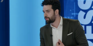 Analisti Hoxha: I pate katër vjet e kërkush nuk t’pengoi – Kurti na mbajti me shantazh përmbi kry, tu e përmend Serbinë