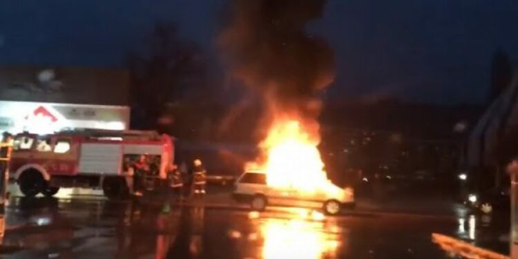 Ky është i burgosuri që iu dogj qëllimshëm vetura në rrugën Vushtrri–Mitrovicë