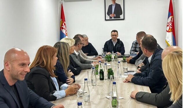 Petkoviq mobilizon Listën Serbe për mbështetje lëvizjes së Vuçiqit