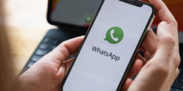 WhatsApp sjell valë përditësimesh: status në grupe, skanim dokumentesh dhe thirrje HD për përdoruesit e iOS