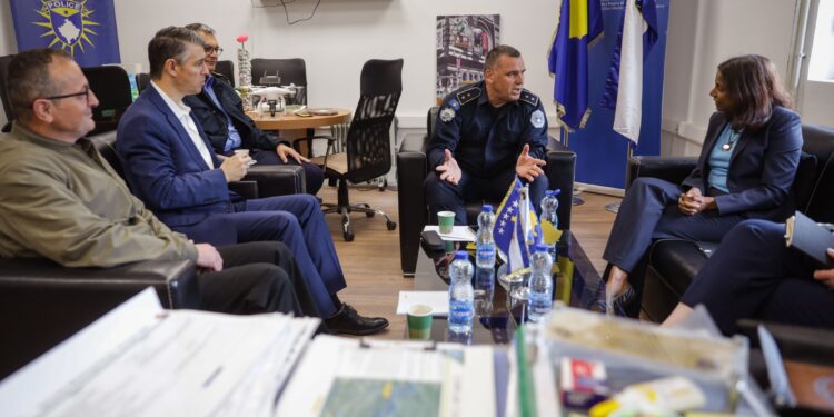 Prattipati pas takimeve në Veri, flet për “stabilitet”, “siguri” dhe “përgjegjësinë e Qeverisë”