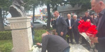 Daut Haradinaj: Sheshi i Deçanit me emrin e heroit Mentor Tolaj është nderim për të gjithë rezistencën