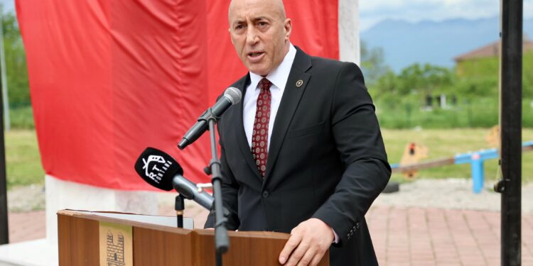 Haradinaj përuron lapidarin e Dëshmorëve dhe Martirëve në Pejë: E shenjtë është liria në këtë tokë