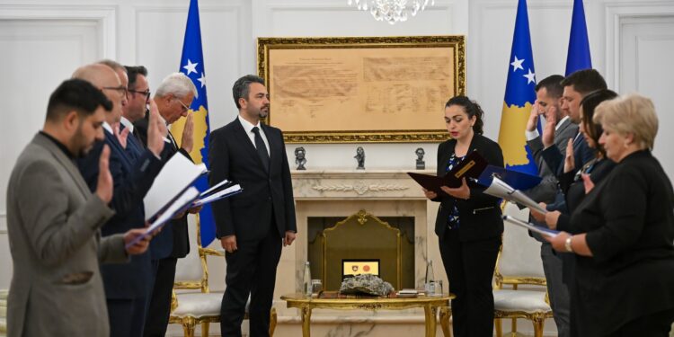 Anëtarët e rinj të Komisionit Qendror të Zgjedhjeve betohen para Presidentes Osmani