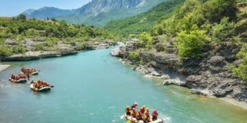 BBC rendit 9 vende për t’u vizituar në 2025, në listë edhe Shqipëria: Ideale për plazh dhe eksplorim