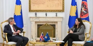 Zhvillimet politike/ Presidentja priti në takim ambasadorin e Mbretërisë së Bashkuar