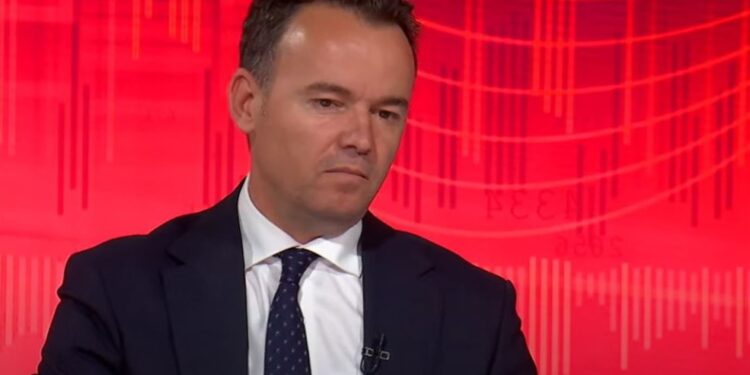 Dorëzohet Peci: Nuk i kemi numrat për kryeparlamentarin (Video)