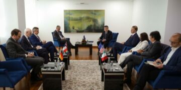 Deklarata të kundërta për atë se çfarë u diskutua, Guerot e zbulon se Kurti vetë i ftoi diplomatët për t’u parë në ZKM