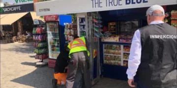 Inspektorati në Prishtinë heq frigoriferët e kioskave