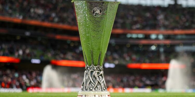 Man Utd i hiqet privilegji para finales së Europa League kundër Spurs