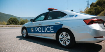 Raportohet se disa motoçiklistë në Gjakovë shfaqën simbole nacionaliste, deklarohen nga Policia