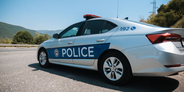Raportohet se disa motoçiklistë në Gjakovë shfaqën simbole nacionaliste, deklarohen nga Policia