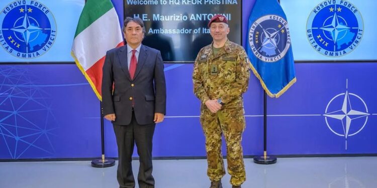 Komandanti i KFOR-it pret ambasadorin italian, flasin për gjendjen e sigurisë në Kosovë