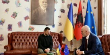 Zelensky uron Ramën: Pres me padurim forcimin e mëtejshëm të marrëdhënieve miqësore