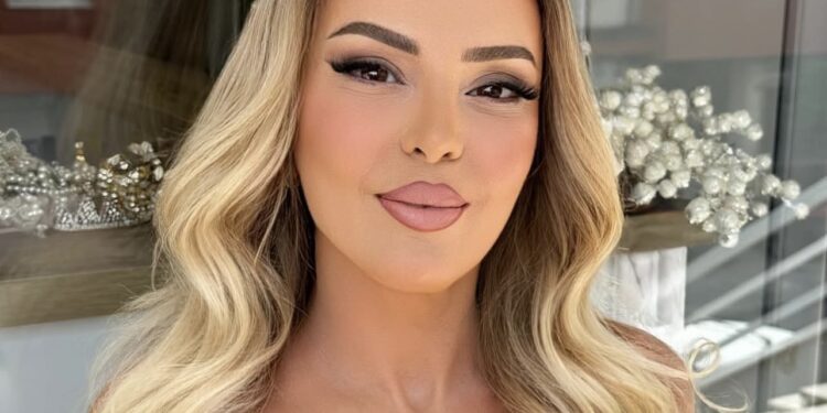 Violetë Kukaj feston ditëlindjen, surpriza më e ëmbël erdhi nga fëmijët!