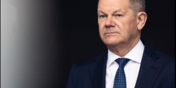 Scholz përshëndetet pasi e dorëzoi detyrën si kancelar: Në demokraci postet jepen në afat të kufizuar, ishte nderi i jetës sime