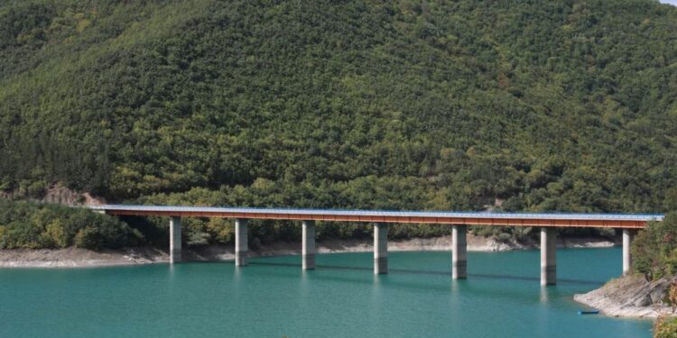 Kosova merr nën kontroll një objekt në liqenin e Ujmanit që Serbia thotë se përdorej nga Kryqi i Kuq