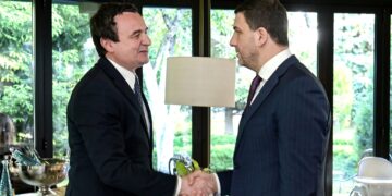 Kurti godet PDK’në: Duhet të jetë në opozitë minimalisht edhe një mandat, mezi e nxorëm pas 20 vjetësh