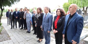 Përkujtohet masakra e 22 Majit në Vushtrri – Ferit Idrizi: Liria jonë është shkruar me gjakun e tyre