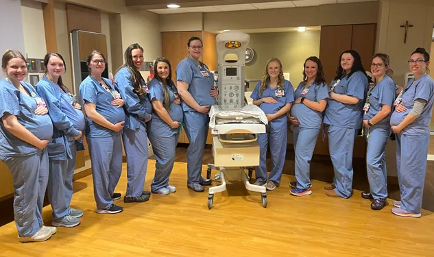 Mrekulli në spitalin e foshnjave: 14 infermiere shtatzëna njëkohësisht në SHBA