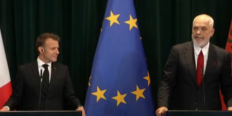 Rama flet me Macronin për përfshirjen e Francës në ndërtimin e hekurudhës Durrës-Prishtinë