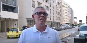 Skandal: ‘Zhduken’ pronarët mitrovicas Dren e Sami Rexha, blerësi paguan 32 mijë euro kredi (VIDEO)