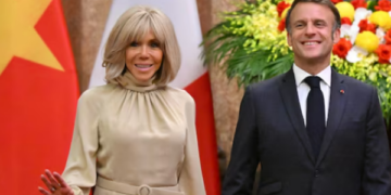 Shuplaka e gruas në fytyrën e Macronit, Pallati Elysee del me një sqarim
