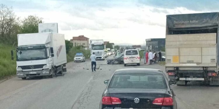Aksident trafiku në rrugën nacionale Mitrovicë-Prishtinë, policia jep detaje