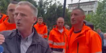 “Krejt jemi në gjendje edhe me kallë”, “S’ka me lu me fëmijë tanë” – punëtorët e “Pastrimit” shpërthejnë me deklarata para komunës