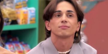 Shokon ish-banori i BBVA, pozon krejtësisht i zhveshur