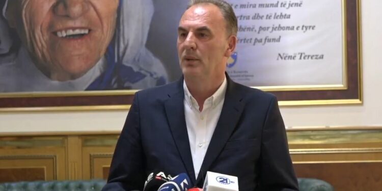 Limaj: I ftova të gjithë që të fokusohemi në marrëveshje politike që menjëherë zgjidh krizën