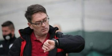 Kurti shkruan për arrestimet për spiunazh, Ismet Munishi i komenton me ironi: Tash besoj lirohet rryma