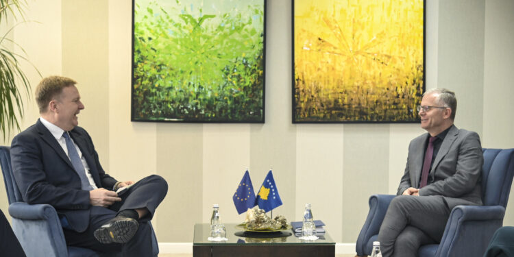 Bislimi takon Sorensenin në Bruksel