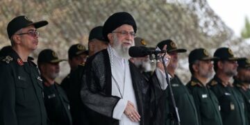 Garda Revolucionare e Iranit merr përgjegjësinë e sulmit ndaj bazës amerikane dhe lajmëron një goditje edhe më të ashpër