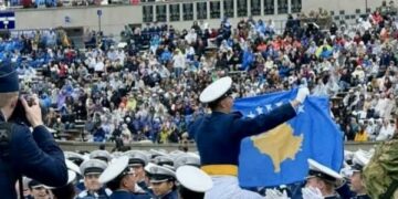 Osmani shkruan për tre kosovarët që diplomuan në akademinë ushtarake amerikane: Mirënjohje SHBA-së për shkollimin e kuadrove tona