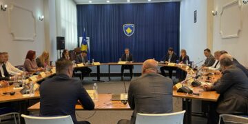 Takimi mes liderëve të partive politike zgjati më shumë se dy orë por nuk solli ndryshime – Krejt çka ndodhi në takimin e sotëm