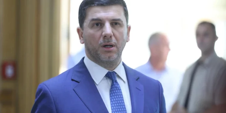 Krasniqi e quan “aktrim” takimin e Kurtit: Situata ka ndryshuar, por Kurti jo