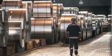 Trump nënshkruan urdhër për dyfishimin e tarifave të çelikut dhe aluminit