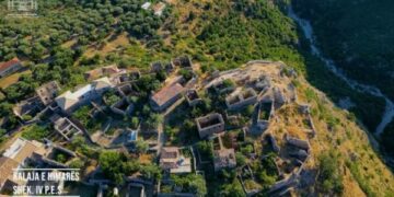 Rama ndan video mahnitëse nga Kalaja e Himarës: Vizitoni xhevahirin e rivierës shqiptare