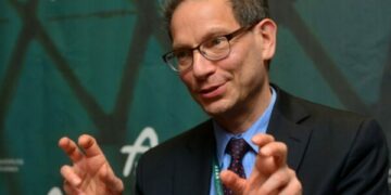 Kupchan: Kurti ka instinkt politik por lëvizjet e tij të fundit po e dëmtojnë vendin
