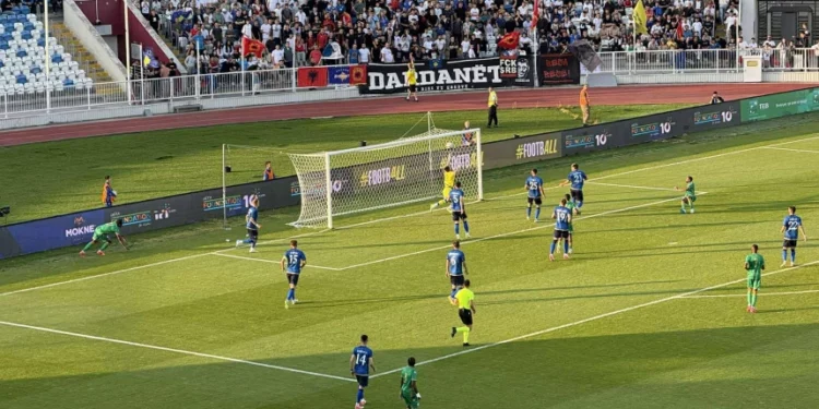 Komoret kalojnë në epërsi ndaj Kosovës në “Fadil Vokrri”