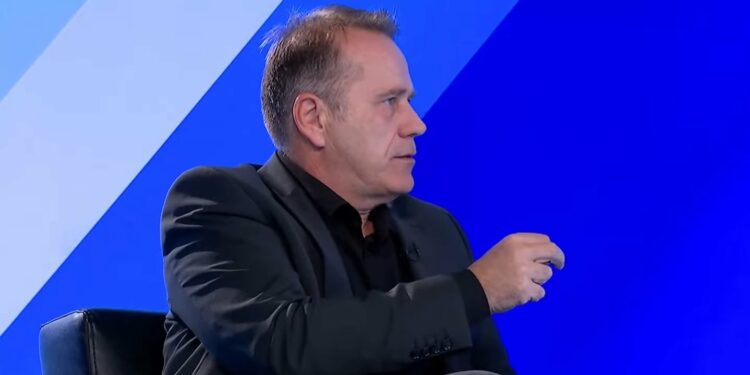 Arifi, Kurtit për suspendimin në Skenderaj: Po të ishin larguar nga puna sa herë që gjuanit me vezë, Kosova kish mbetë pa policë