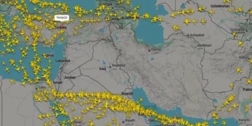 Shikoni si duket qielli mbi Lindjen e Mesme: Aeroplanët devijohen, aeroportet mbyllen