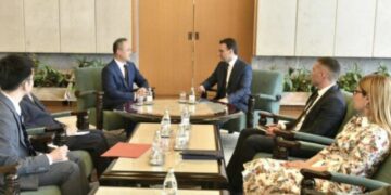 Petkoviq i ankohet ambasadorit kinez për Kosovën