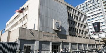 Amerika evakuon nga Izraeli disa punonjës të ambasadës